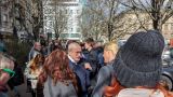 Навальная и Ходорковский* встретились в Берлине в очереди в российское посольство