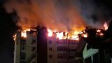 Сильнейший пожар в Анапе: мансарда горящей многоэтажки рухнула