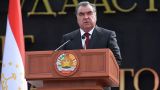 Президент Таджикистана поздравил соотечественников с Днем вооруженных сил