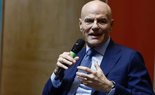 Глава итальянского энергогиганта: Пора отменить запрет на российский СПГ. Не то время Глава итальянского энергогиганта: Пора отменить запрет на российский СПГ. Не то время