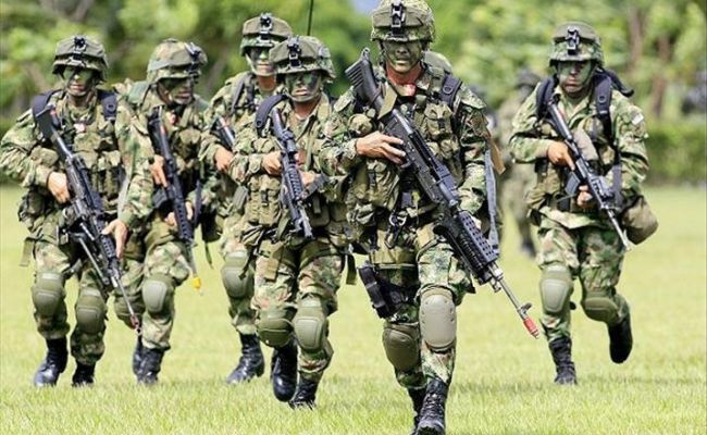 ВВС Колумбии нанесли бомбовые удары у границы с Венесуэлой — AFP ВВС Колумбии нанесли бомбовые удары у границы с Венесуэлой — AFP