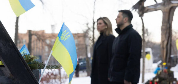 Война ради сохранения власти является стратегией выживания Зеленского — Junge Welt