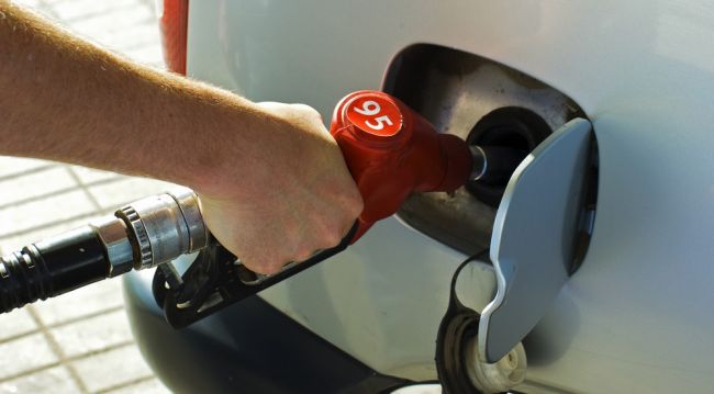 Росстат фиксирует рост цен на бензин в РФ