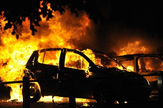 На стоянке на юго-востоке Москвы сгорели восемь автомобилей