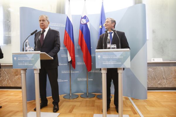Лавров — о реинтеграции Донбасса: неприемлемо оправдывать убийства, прикрываясь законом Лавров — о реинтеграции Донбасса: неприемлемо оправдывать убийства, прикрываясь законом