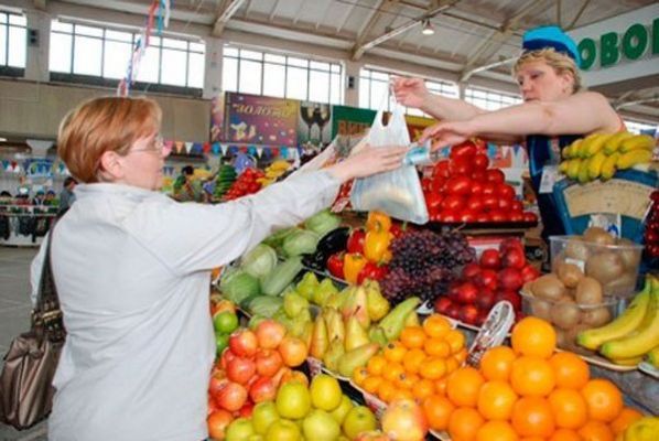 Дефляцию рубль бережет: что будет с ценами к концу года?