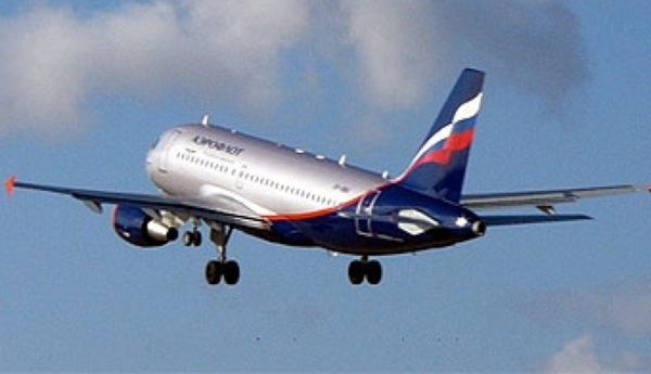 Самолет Нью-Йорк - Москва изменил курс во время полета