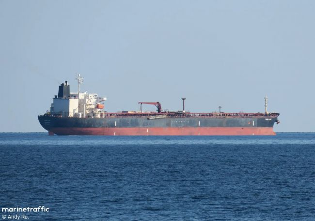 Эсминец США встал на пути российского топлива: танкеру не дают зайти в Венесуэлу