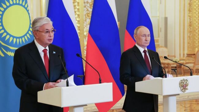 Токаев завершил визит в Россию