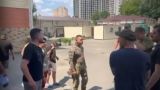 Сотрудники ГУР Украины избили и унизили наемников из Колумбии — видео