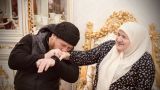 Американские санкции против мамы Кадырова развязали ему руки