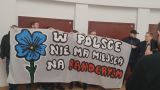 «В Польше нет места бандеризму!» — протест на встрече с украинской писательницей