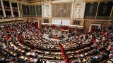 Французский парламент не поддержал резолюцию о недоверии правительству