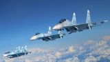 Российские Су-27 сопроводили французские истребители над Черным морем