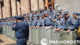 В Ереване многотысячная толпа требует отставки Пашиняна, но он не выходит к людям