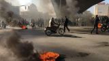 Протест с запахом бензина: в Иране жгут портреты аятоллы Хаменеи — СМИ