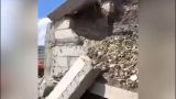 Бетонные плиты рухнули на машину у базы отдыха «Сулак» в Дагестане