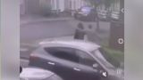 В Британии на улице мужчина пытался перерезать горло 17-летней девушке