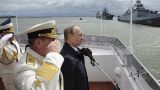 День ВМФ: президент Путин принял парад кораблей Балтфлота в Петербурге