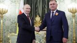 Путин назначил президента Южной Осетии Гаглоева своим советником