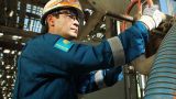Казахстан прикручивает добычу нефти из-за шторма в Черном море