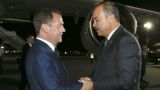 Медведев прилетел в Ташкент