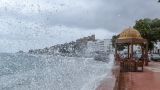 На Оман надвигается необычный циклон «Шахин», жителей призвали спасаться