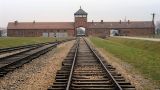 Немецкие школьники чествовали Гитлера во время визита в Освенцим