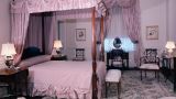 Как принцессу: Трамп разместил Мерца в розовой спальне с балдахином