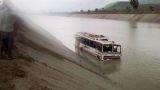 Автобус с пассажирами упал в реку на севере Китая