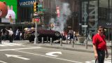 В центре Нью-Йорка автомобиль врезался в толпу, есть жертвы
