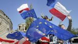 FT: Евросоюз может ввести санкции в отношении Польши
