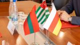 Наши судьбы схожи: глава ПМР поздравил Абхазию и Аланию с Днем признания