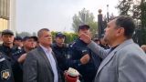 В Кишиневе задержан лидер протеста — хотел жаловаться еврокомисару на Санду