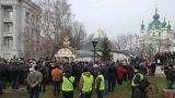 С автоматами против безоружных верующих: как в Киеве сносили Десятинный монастырь