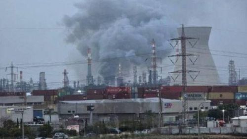 Arrival in Haifa: the refinery is on fire, there is no light