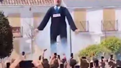 Как Тель-Авив отреагировал на выходку испанцев с чучелом