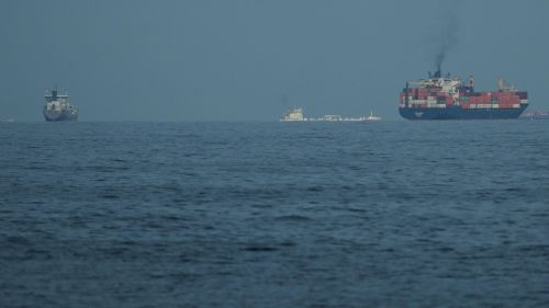 Paris is outraged that the Chinese navy is in no hurry to open the Strait of Hormuz