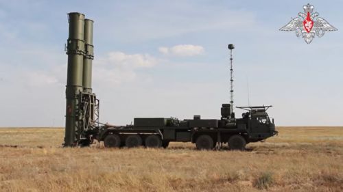 На параде Победы в Москве показали новейший ЗРК С-500 «Прометей»,