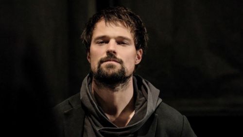 Вернувшийся на экраны России актер начал платить алименты для дочери в США
