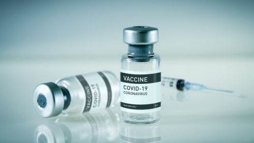 Суд в Италии признал связь между вакциной от Covid и тяжелым заболеванием