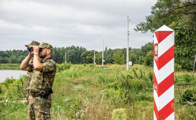 Польша усилила проверки на границе с Украиной на наличие нацистской символики