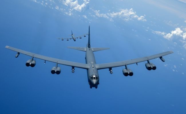 Стратегические бомбардировщики США «прописались» в небе Украины