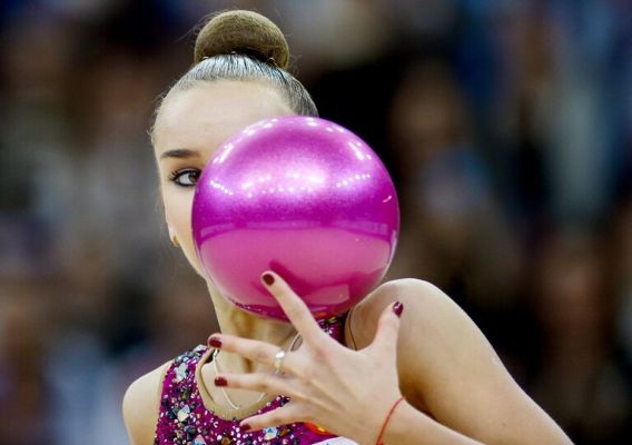 Чемпионку России Елизавету Сороковую больше года не могут найти в Канаде
